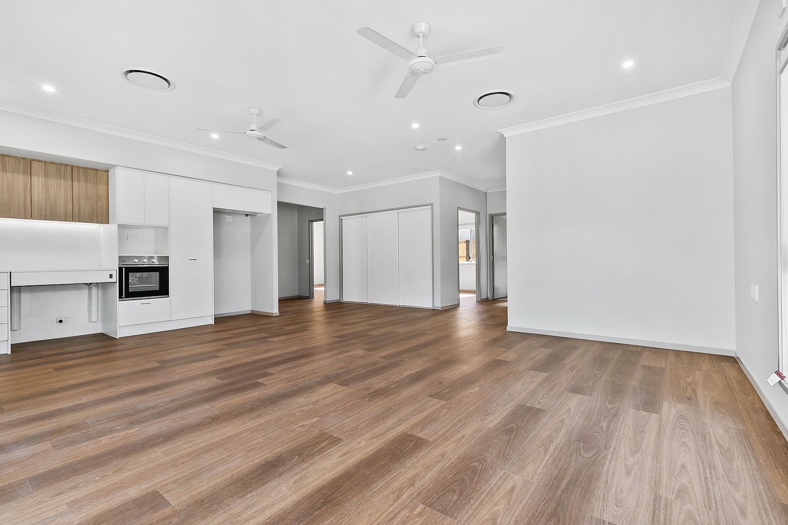 002 Open2view_ID966325-1_54_Bramble_Street