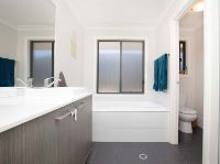 Bathroom Aberglasslyn