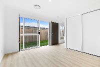 004 Open2view_ID924539-9_Charlotte_Crescent