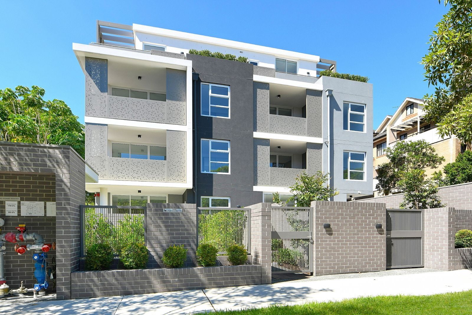 61c19fef 6f0a-4ab4-b791-e08191f7cccd-lg--WEB-Building-1-