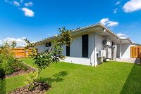 1   Stone Way 1 example pics - Yard