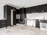 011 Open2view_ID892340-70_Doncaster_Avenue