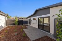 web 1747150210349_bwrm-12 Medium