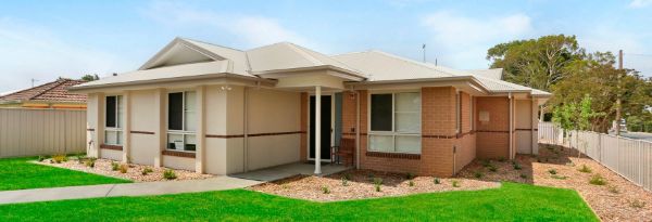 The front of the Lake Albert (Wagga Wagga) home.