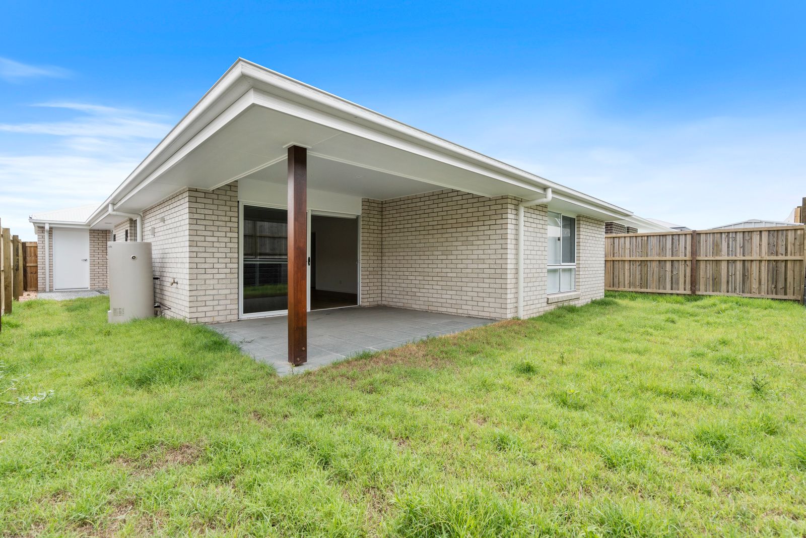 082 Open2view_ID978395-15_Blackwood_Street