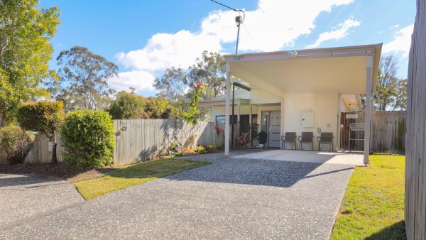 redbank plains-dax40066P-01-l