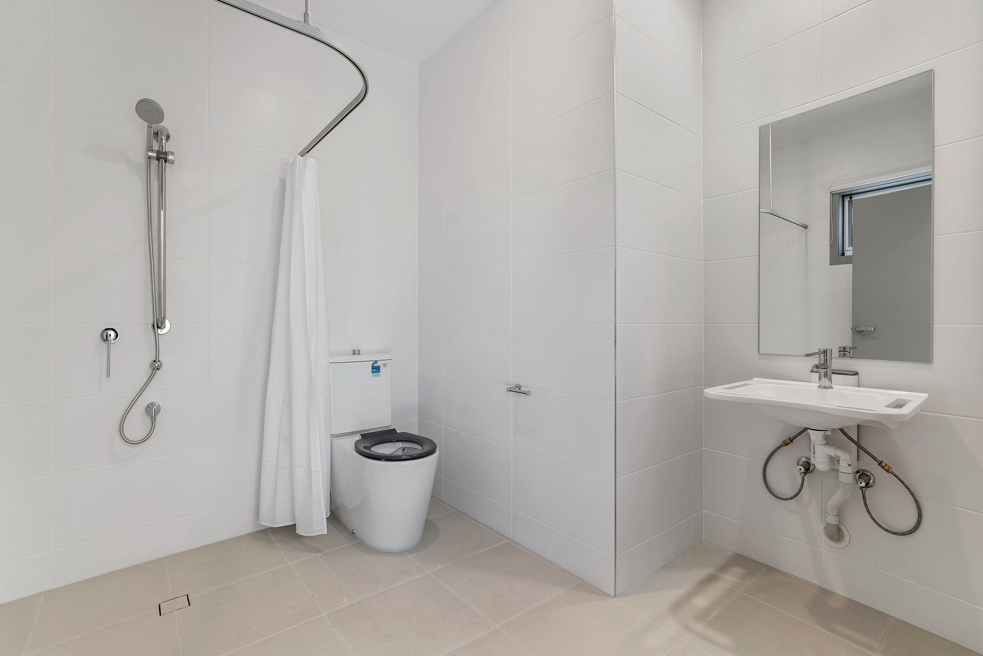 Ensuite 1 LR No Logo