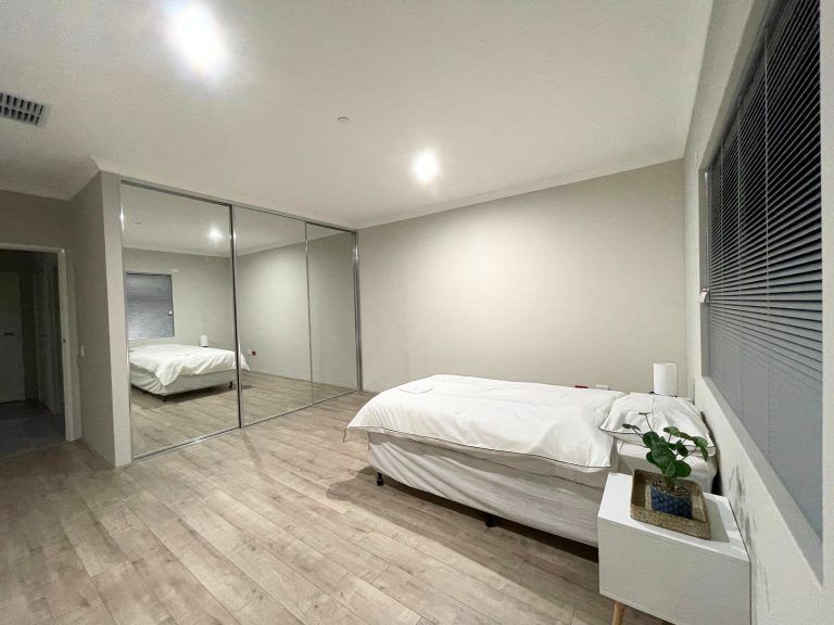 bedroom 768x576