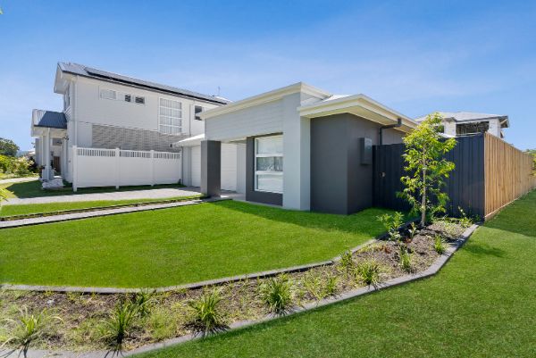 012 Open2view_ID989705-28_Headway_Street