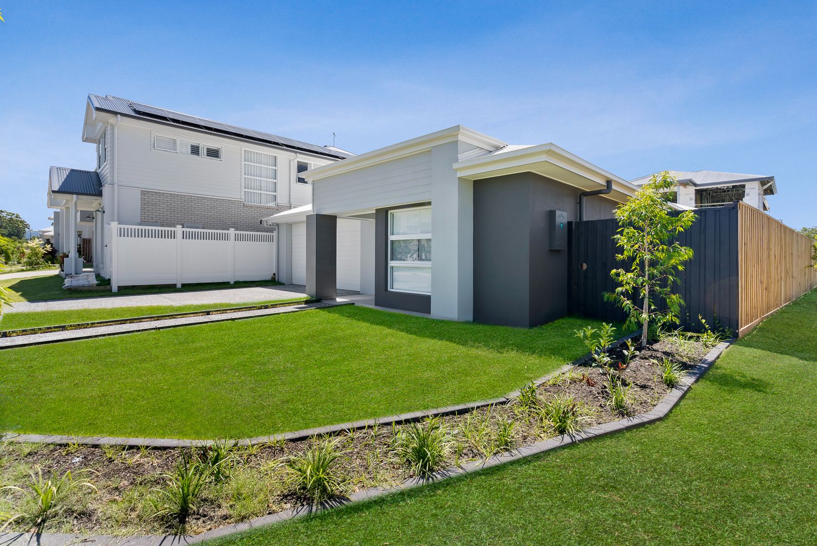 012 Open2view_ID989705-28_Headway_Street