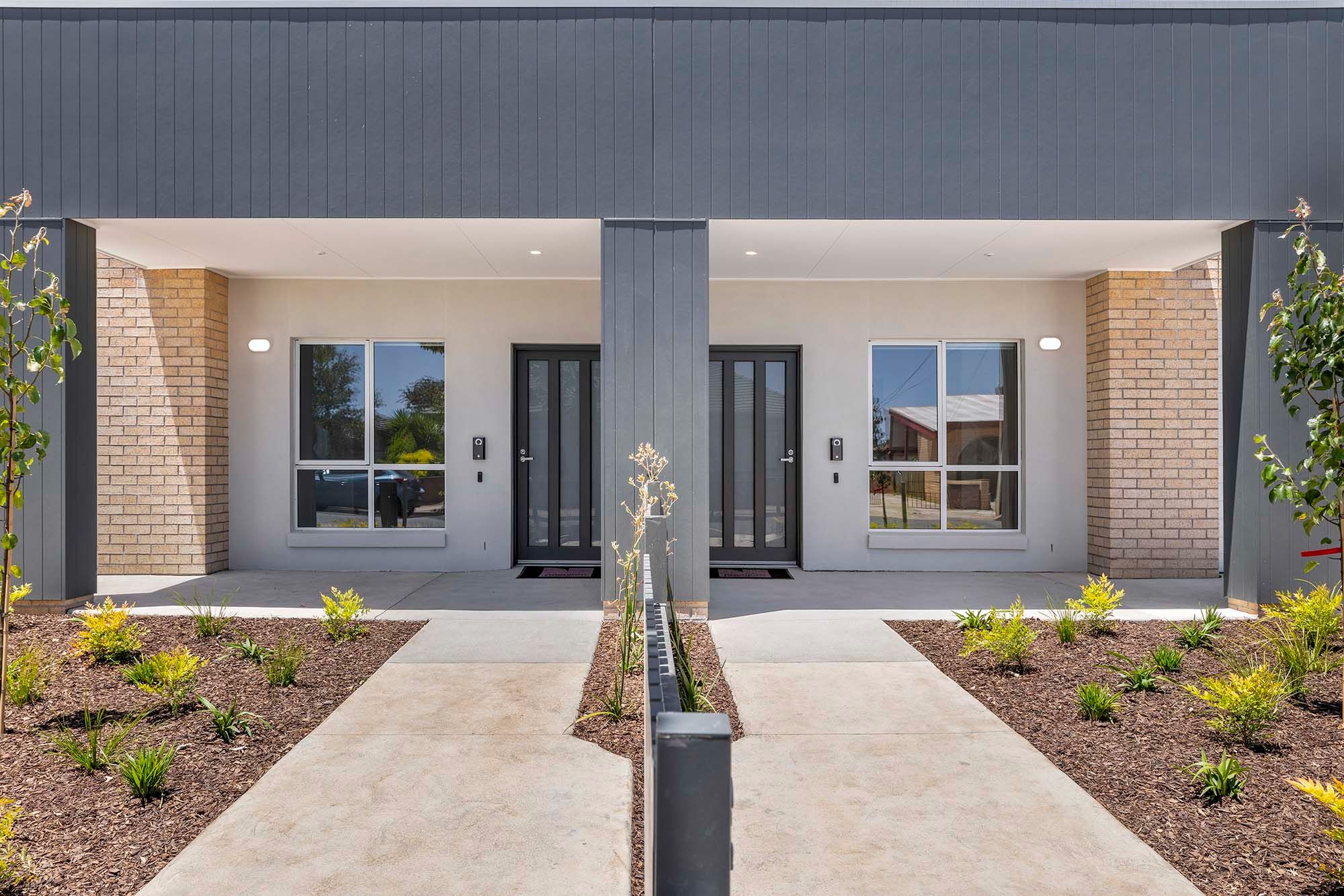 Facade Both 2 LR No Logo