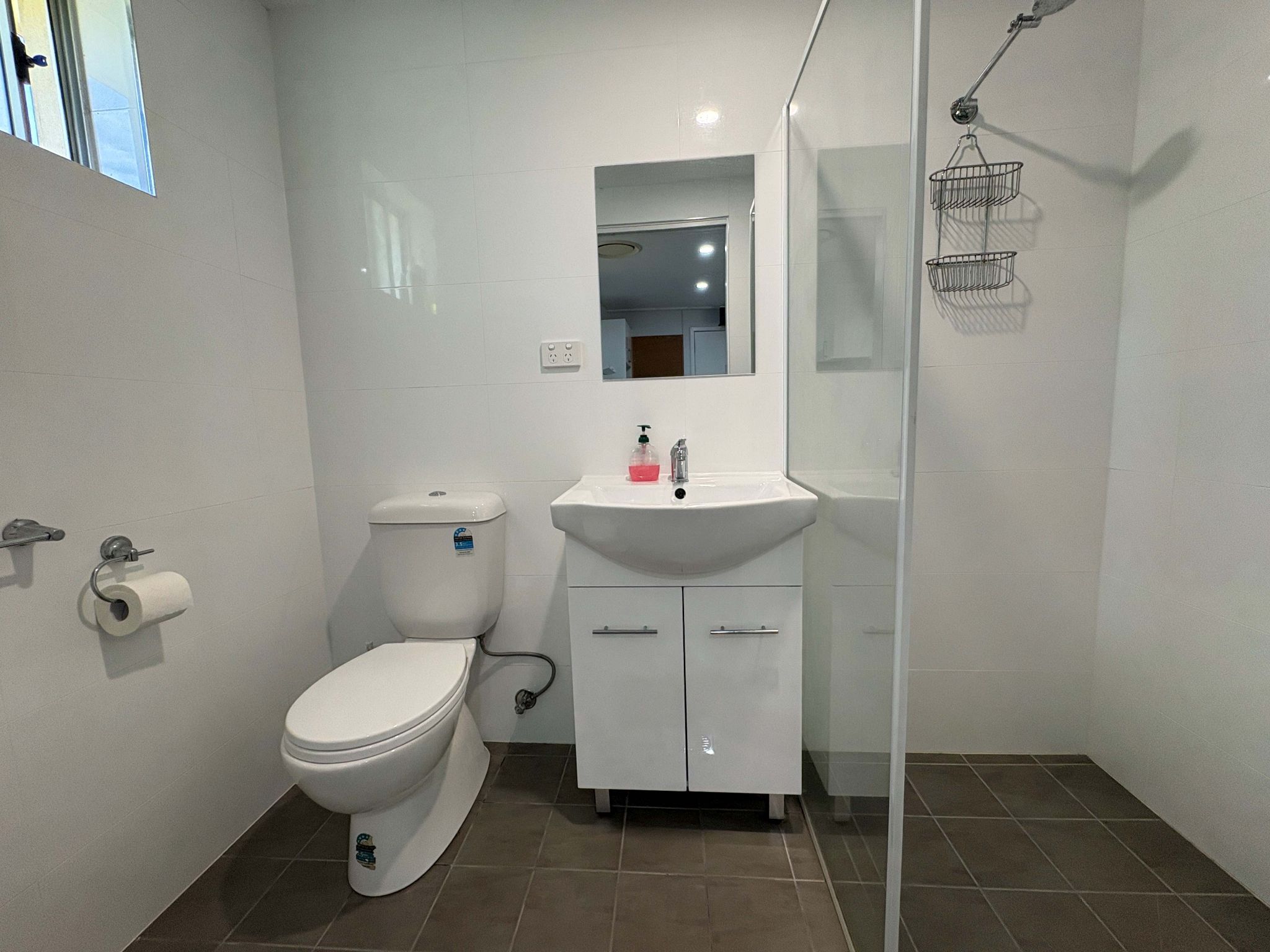 IMG 3127-bathroom HH