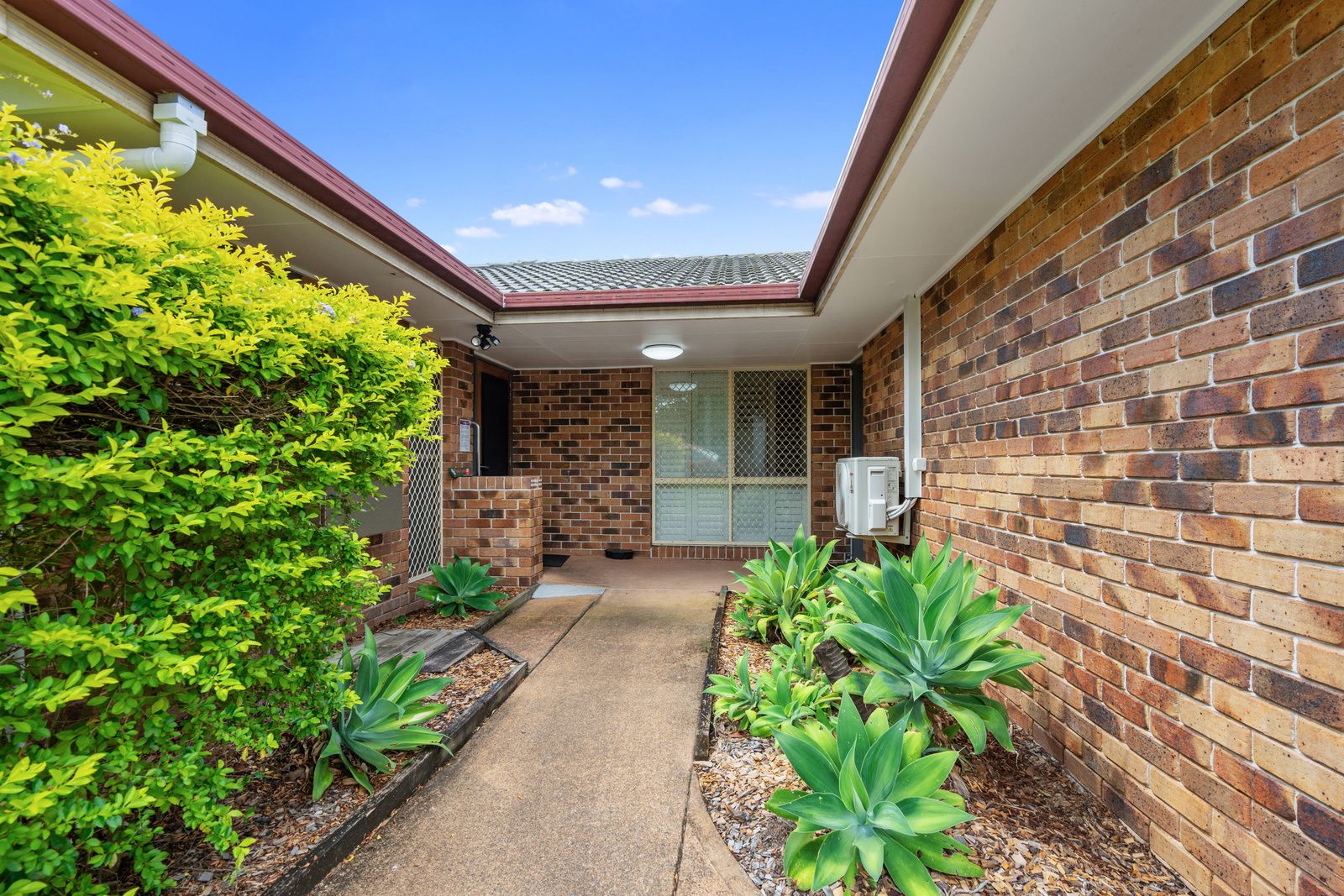 003 Open2view_ID986441-66_Martindale_Street__Corinda