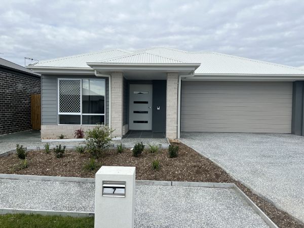 Facade  2032x1523) - 7 Finch Crt