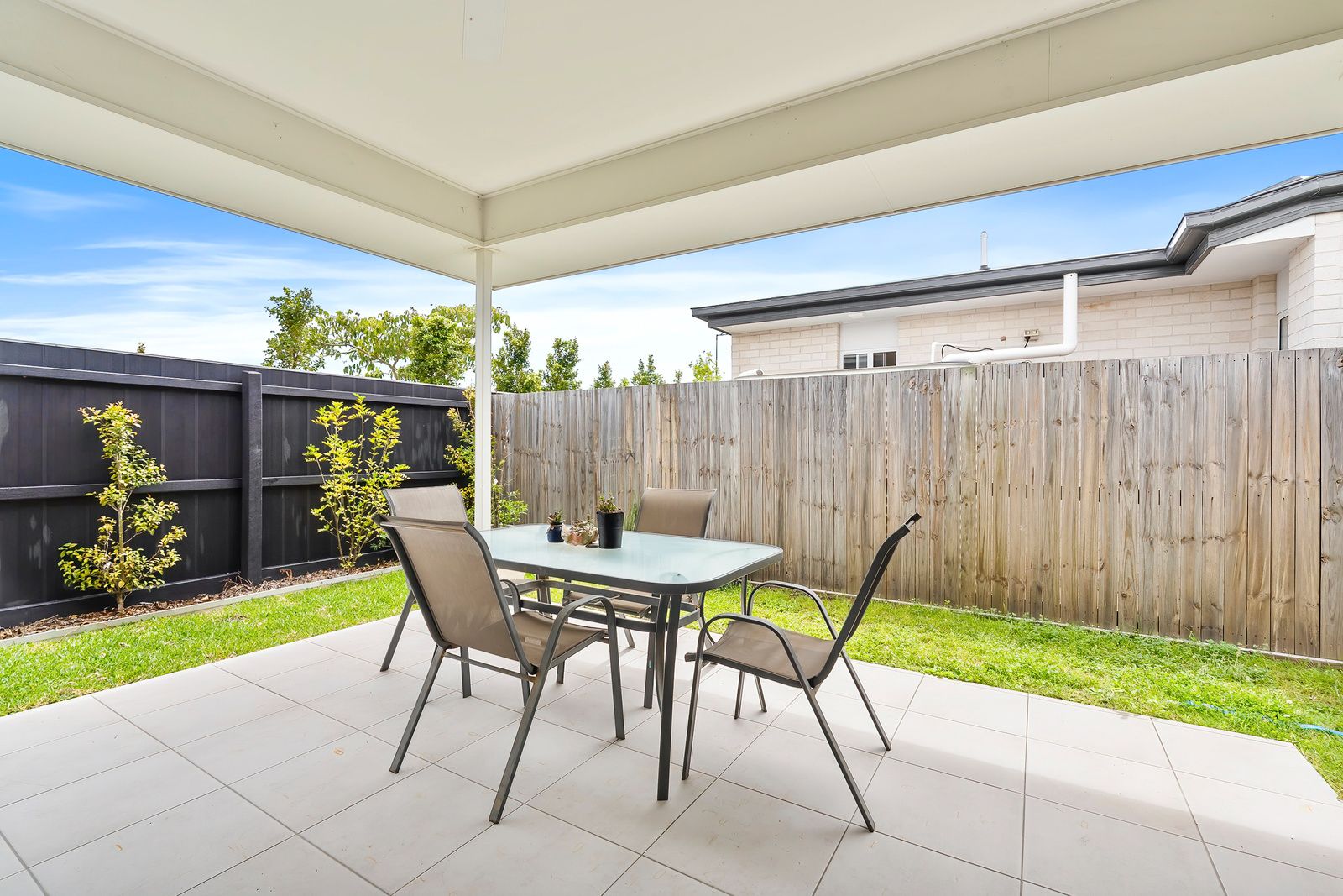007 Open2view_ID988534-6_Lancelin_Lane