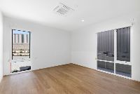 4 21b Purvis St, Hamilton Hill 03