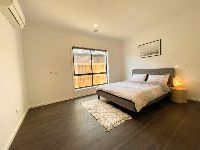 Photo 6 Woolspinner Cres Wyndham Vale