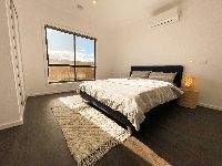 Photo 5 Woolspinner Cres Wyndham Vale