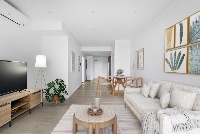 caremetaz  44 of 63) staged