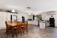 Mt Barker   6 Ware Close - 09