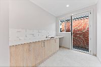 Feathertop Avenue  Weir Views (1)