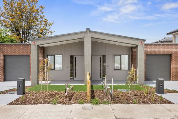 Facade Both 2 HR No Logo_LR_Q9