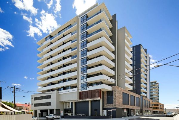 Eaton on_Union_High_Building_4-1