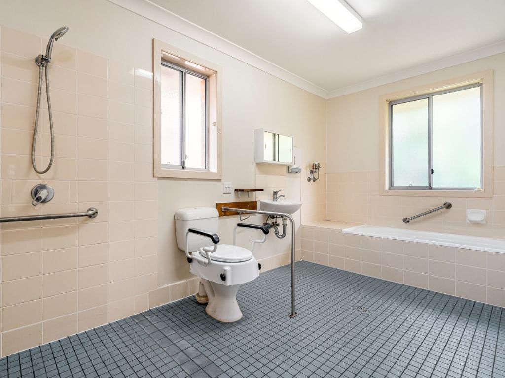 Narraweena  (11193)_Bathroom