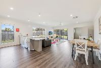 5   Endeavour Ct 13a - Kit Liv Din