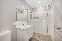 13   Leopold St 93 - Bathroom