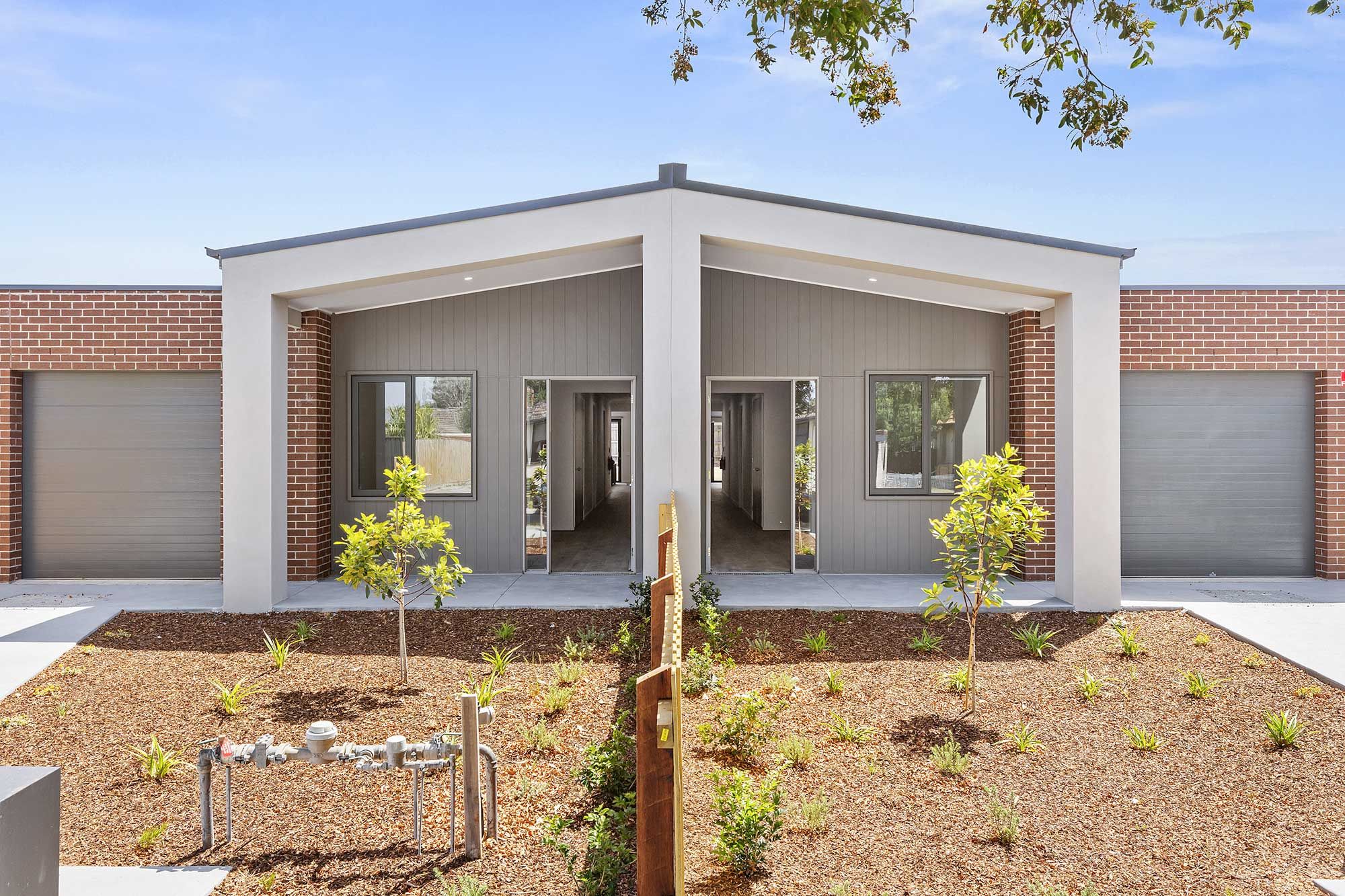 Facade Both 2 LR No Logo