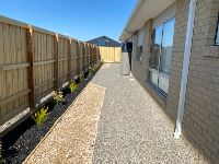 Eppng  24 Wayside SIDE YARD