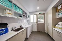 SIL045 LR-BilambilHts-laundry1