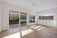 012 Open2view_ID965913-24_Livistona_Street