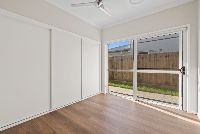 008 Open2view_ID965913-24_Livistona_Street