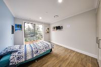 SIL045 LR-BilambilHts-communal-bedroom1