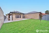 WEB Y24 649 17B Dallington Cres-038