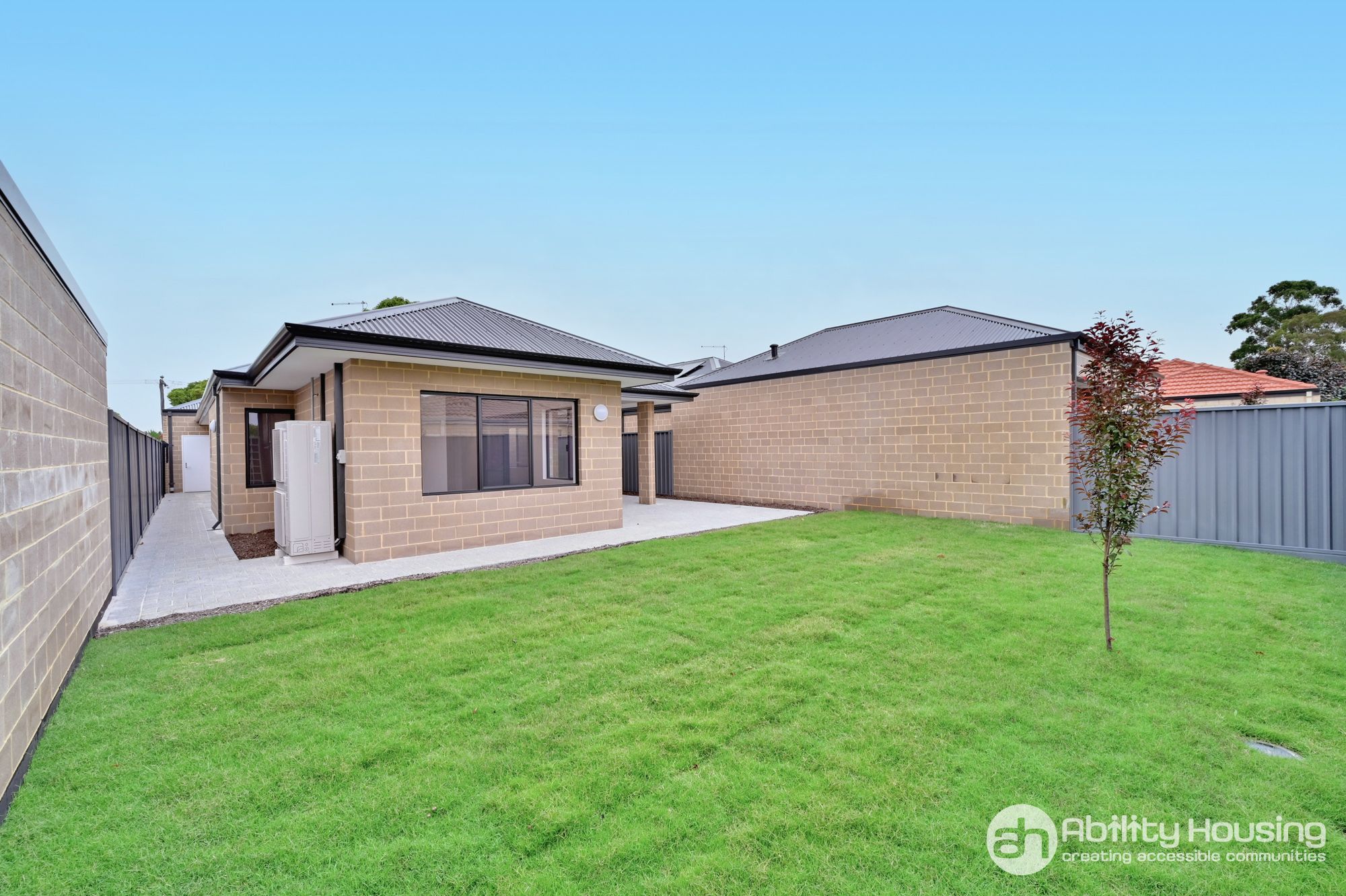 WEB Y24 649 17B Dallington Cres-038