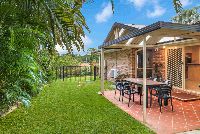 Kelburn House backyard