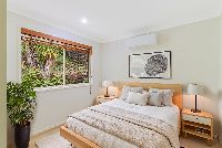 Kelburn House bedroom