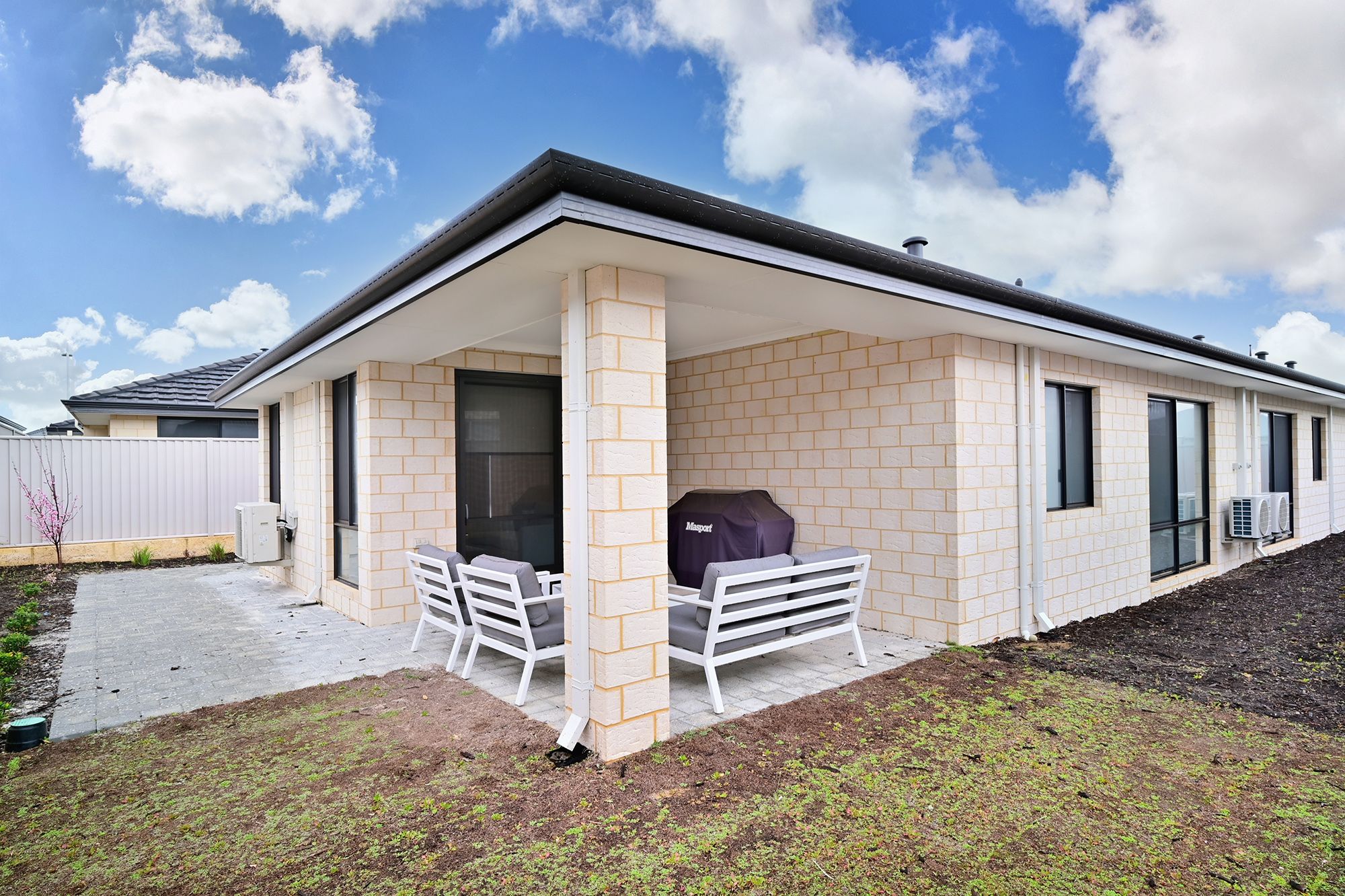 WEB Y25 515 4 Canvas Rd-31