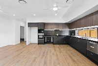 010 Open2view_ID989705-28_Headway_Street