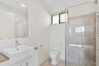 010 Open2view_ID985661-5_Rana_Street