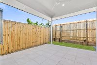 018 Open2view_ID985661-5_Rana_Street