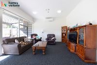 427   Communal lounge