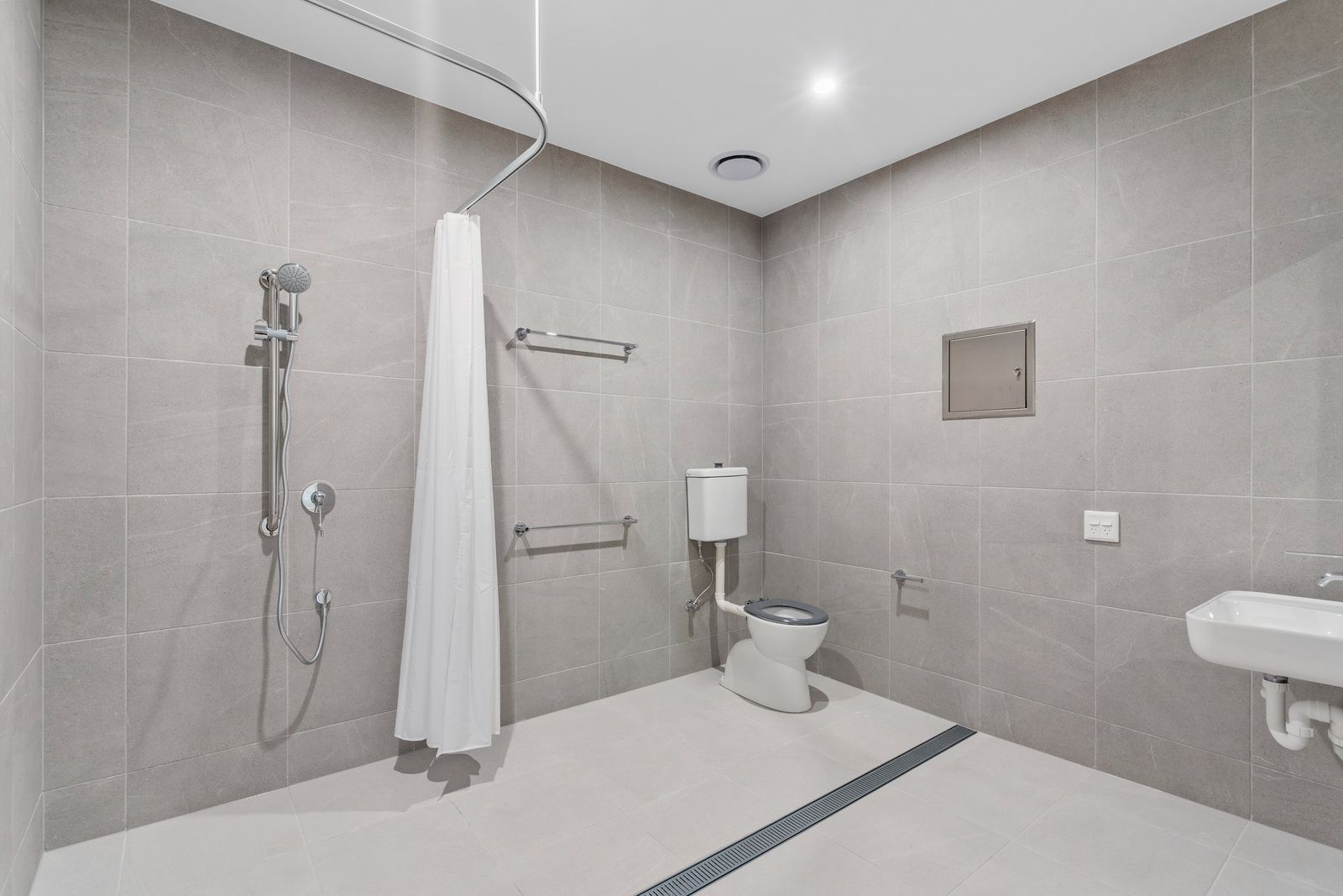 006 Open2view_ID988604-20A_Sheaffe_Street