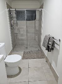 original 77213821-051E-4062-B66D-C0809C80BB2B