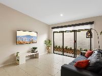 016 Open2view_ID719733-160_Kinghorne_Street