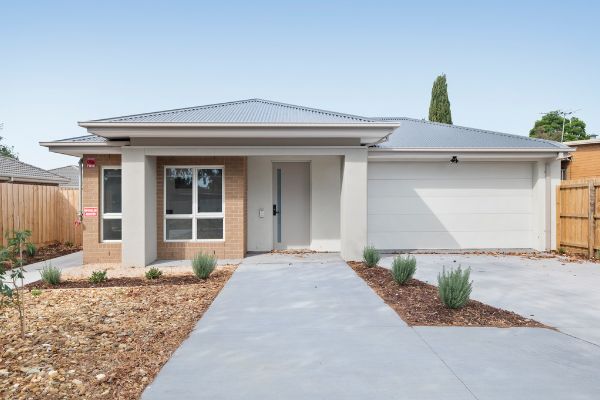 22 Taylor-Street-Cranbourne_001_1024