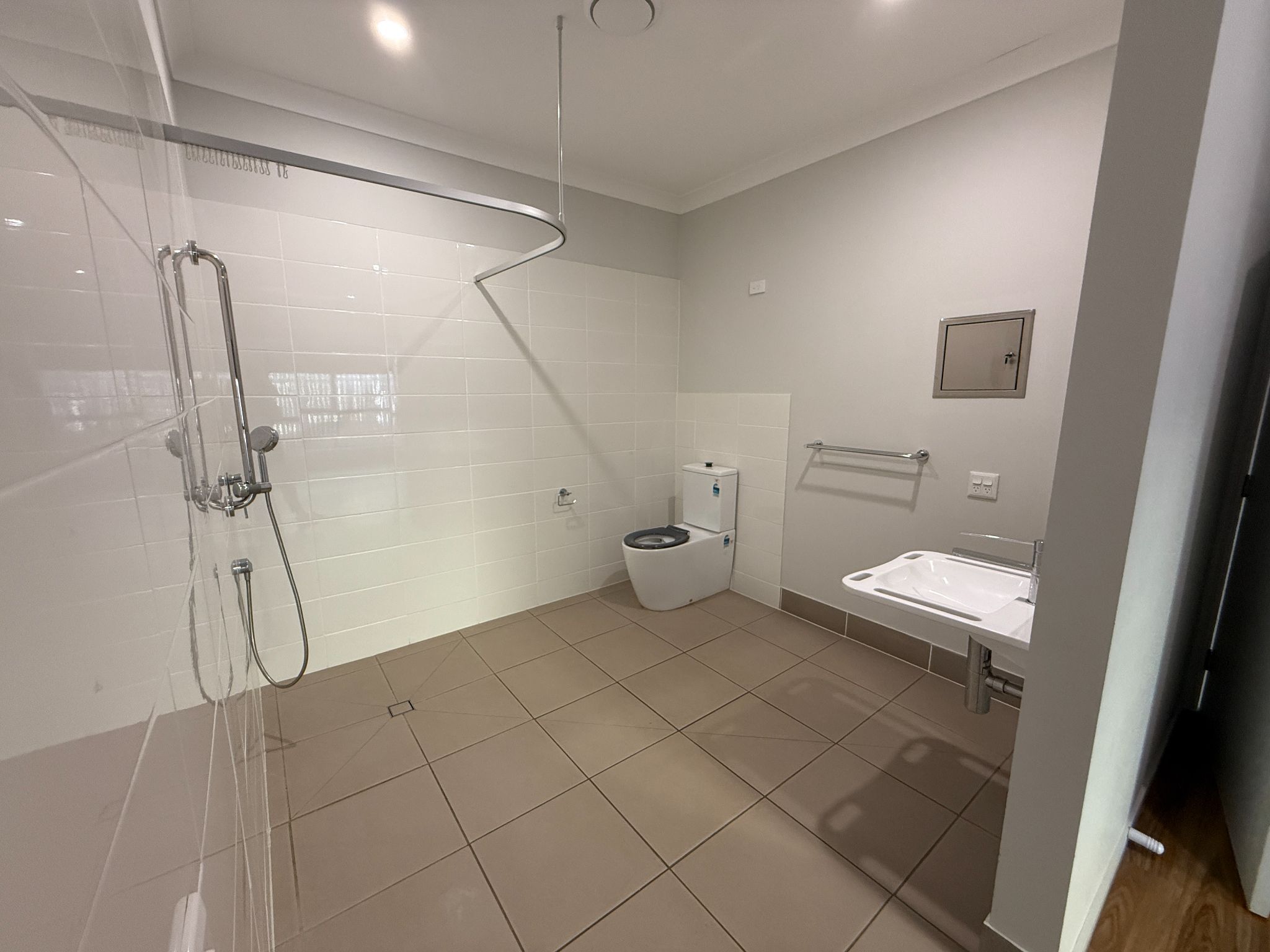 10   Weetwood St 1b - Ens 2